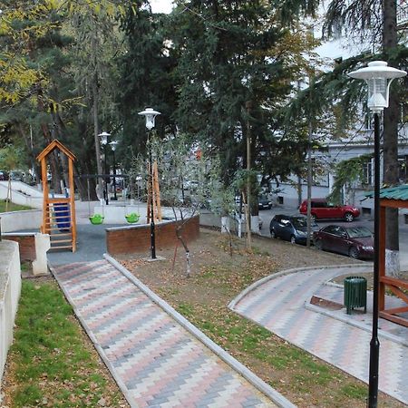 Apartment At Stalin House Тбилиси Екстериор снимка