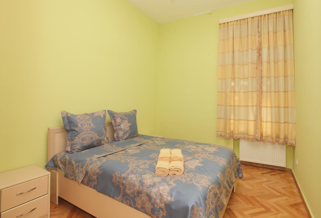 Apartment At Stalin House Тбилиси Екстериор снимка