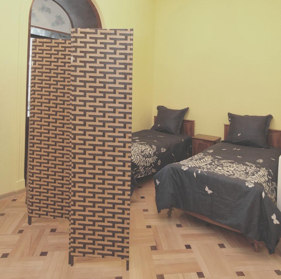 Apartment At Stalin House Тбилиси Екстериор снимка
