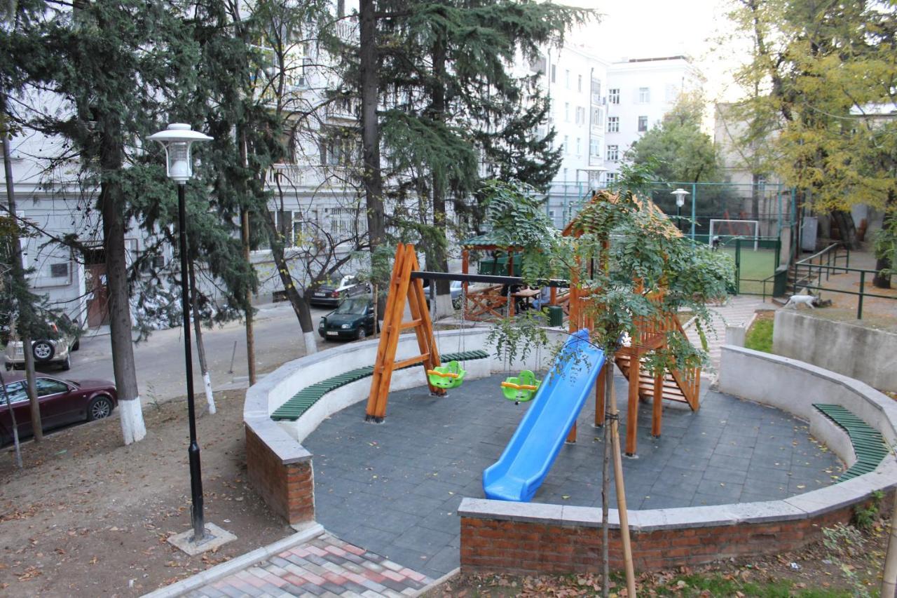 Apartment At Stalin House Тбилиси Екстериор снимка