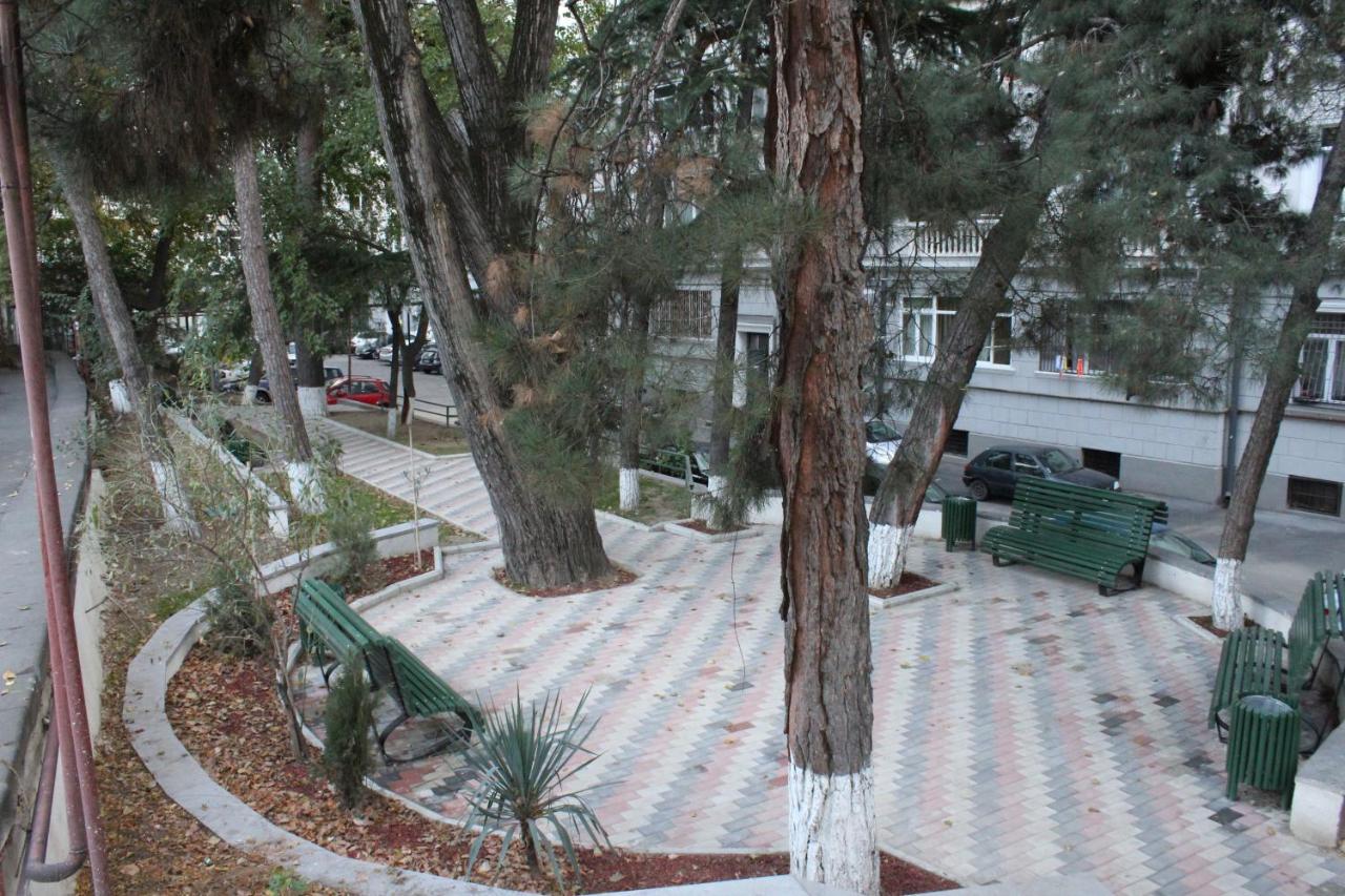 Apartment At Stalin House Тбилиси Екстериор снимка